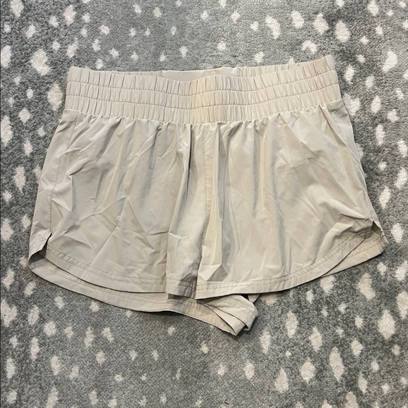 Varley Taupe Elastic Waist Shorts - size large - Picture 1 of 4